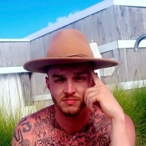 Meet your Posher, Brandon